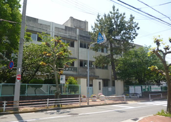 鳴尾中学校